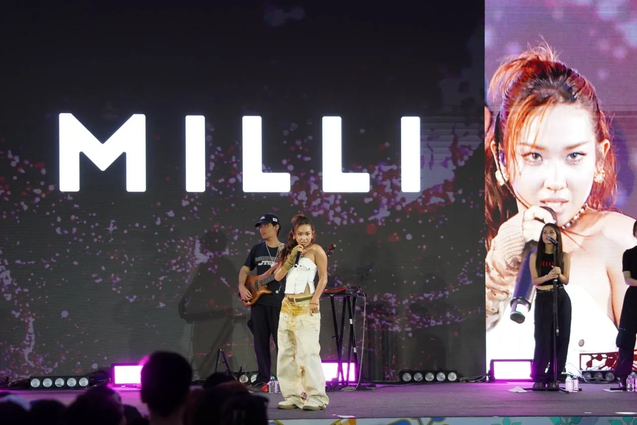 ลีน่า-หมิว จับคู่สวยหวาน แปลงโฉมเป็นนางสงกรานต์ สืบสานวัฒนธรรมประเพณีไทย