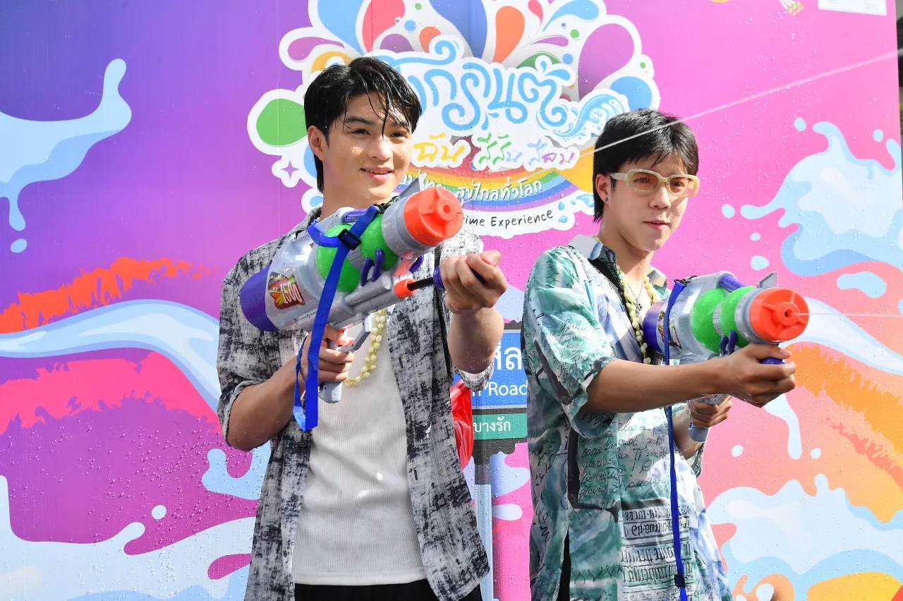 ซานต้า ณภควัต และ มาร์ค ธุวานนท์ ร่วมสาดสุข ปลุกสีสัน สืบสานประเพณีสงกรานต์