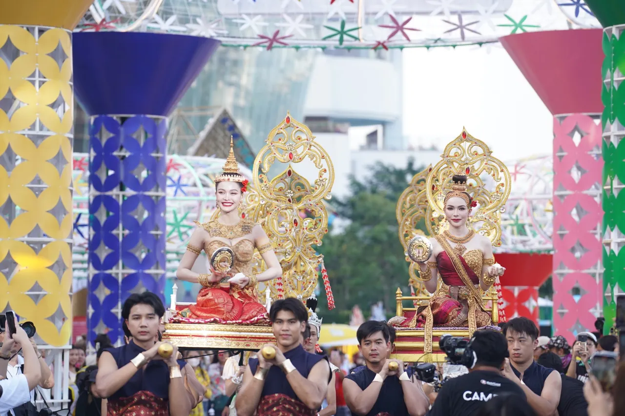 อิงฟ้า–ชาล็อต เจิดจรัสนางสงกรานต์สะกดทุกสายตา แฟนคลับตามส่งกำลังใจล้นหลาม