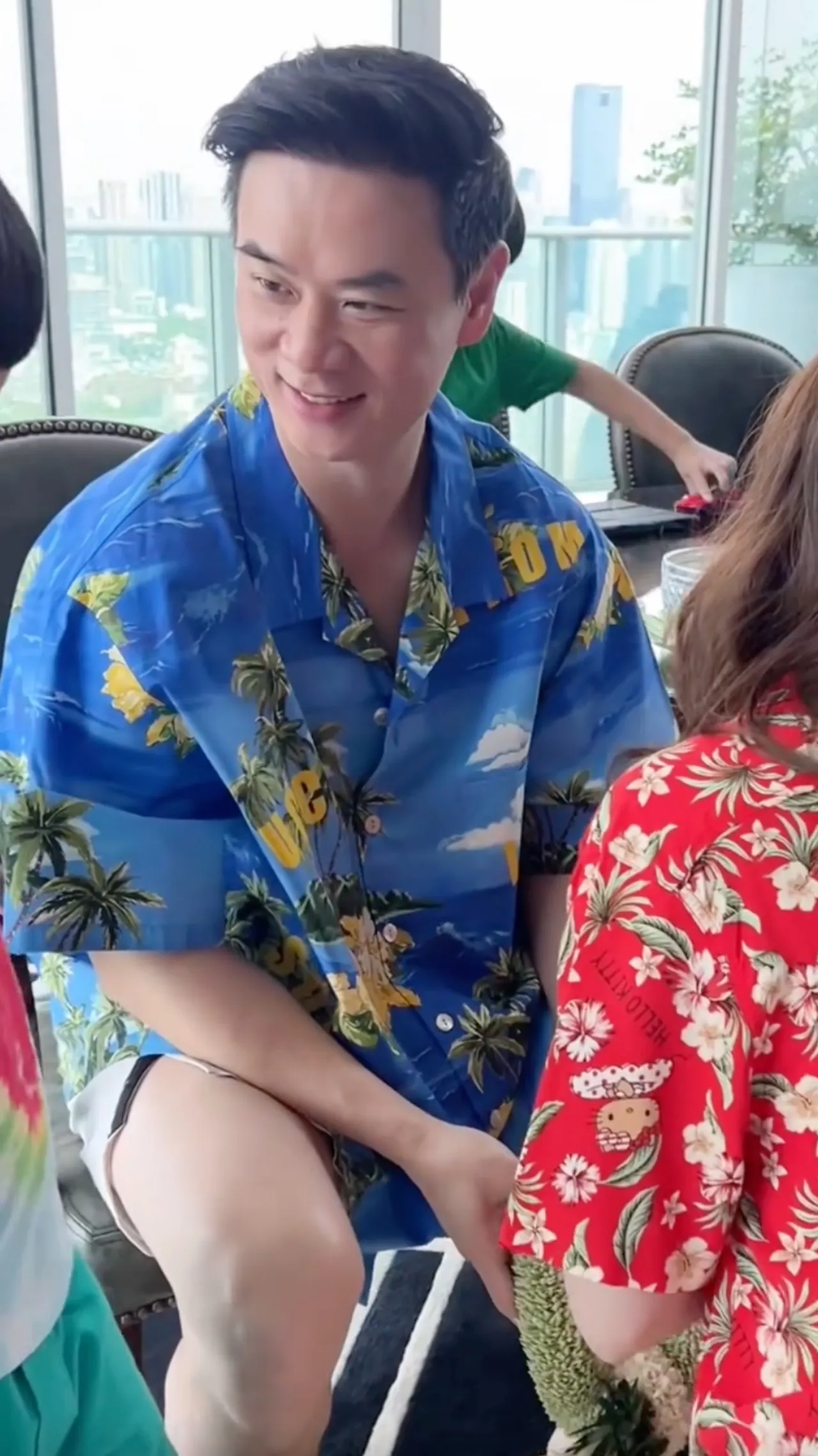 เปิดคำอวยพร แม่ชม บอก พ่อน็อต ทำเอาสามีช็อตฟีล ก่อนโชว์ซีนหวานต่อหน้าลูกๆ (คลิป)