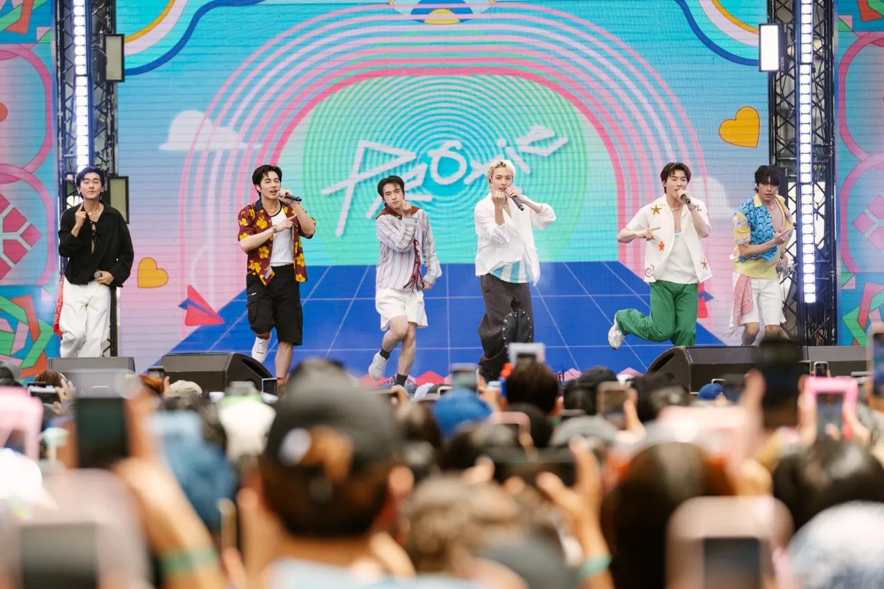 PROXIE บอยแบนด์ตัวท็อปแห่งวงการ T-Pop พาเริ่มต้นความสนุกต้อนรับสงกรานต์
