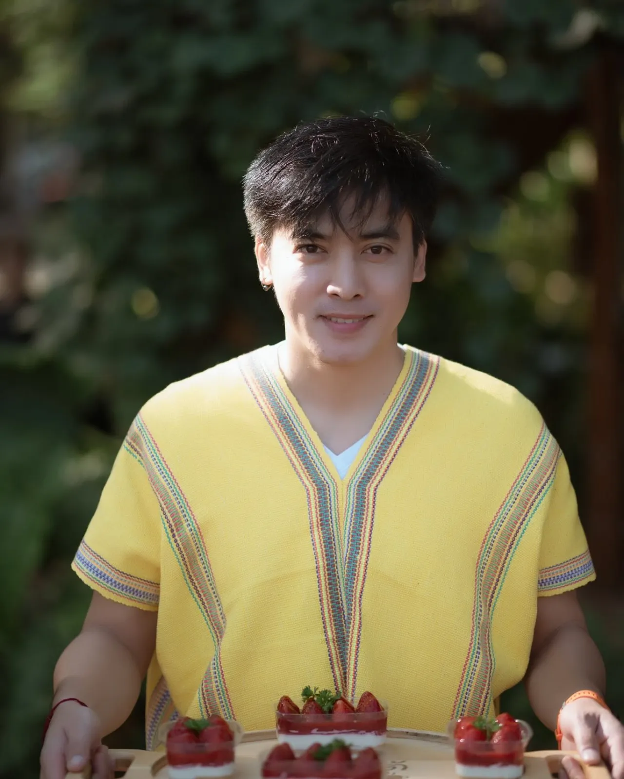 ดาราหนุ่มไม่อายทำกิน เปิดร้านขายข้าวไข่เจียวข้างทาง เป็นกิจการสาขาที่ 9