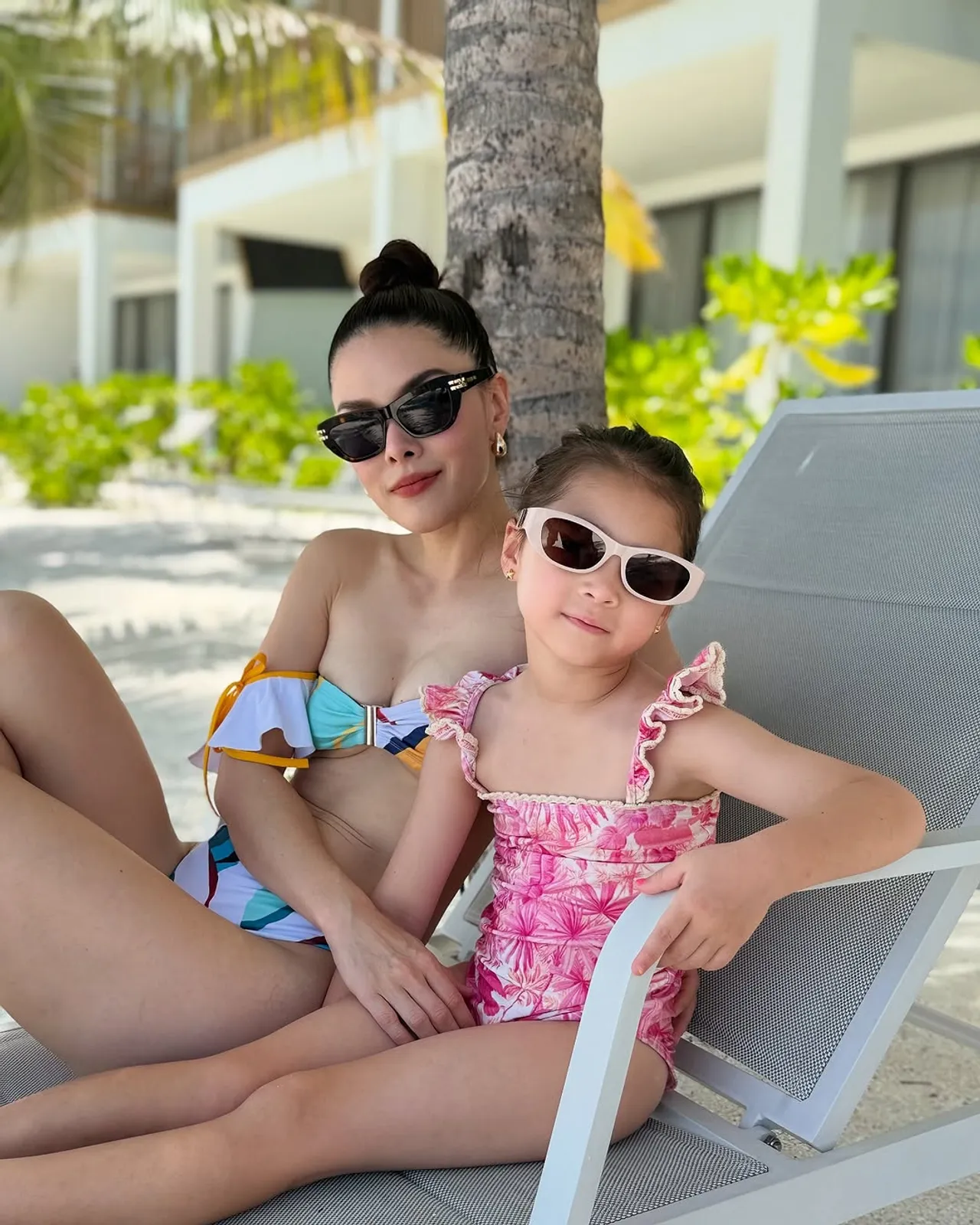 ลีเดีย ศรัณย์รัชต์ นุ่งชุดว่ายน้ำถ่ายรูปหน้ากระจก อวดหุ่นแซ่บคุณแม่ลูกสาม