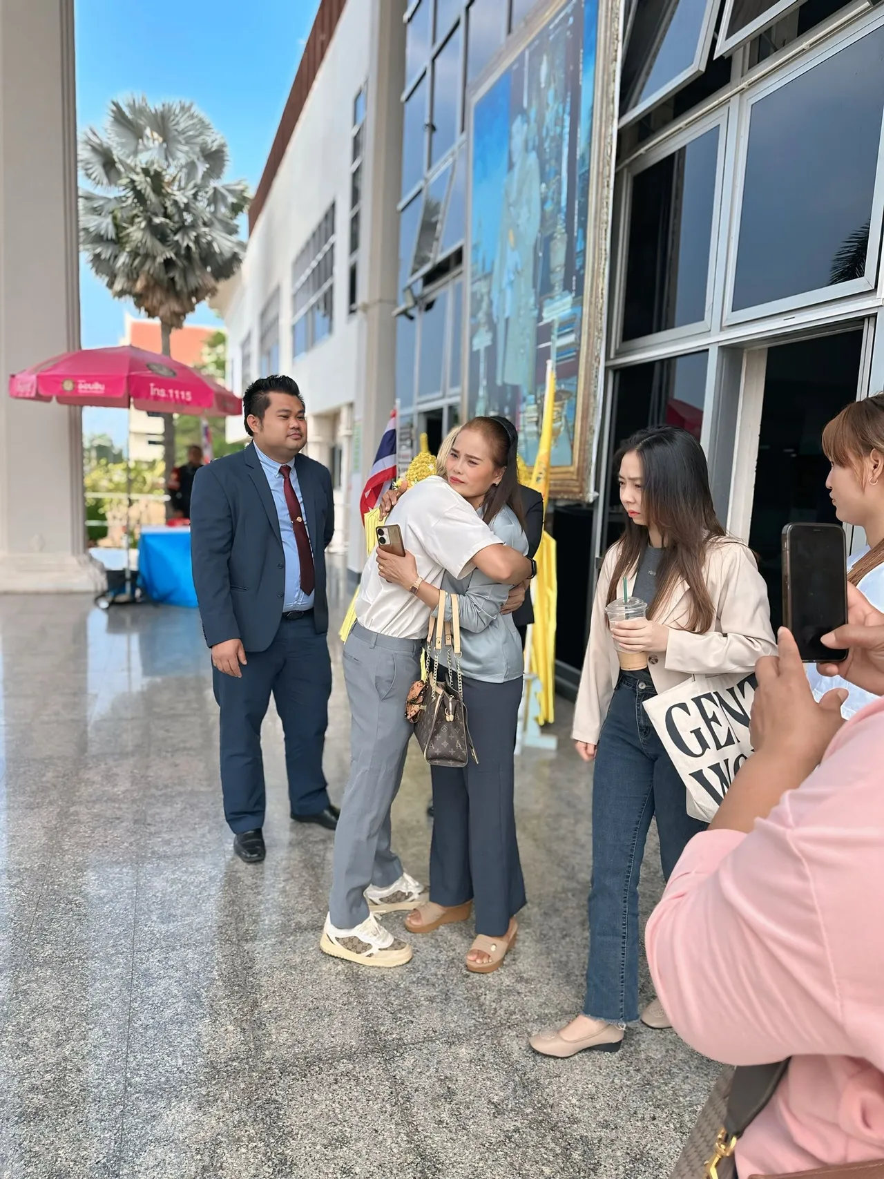 ครูไพบูลย์ จ่ายเงินก่อนใหญ่ หลังเจรจาปรับความเข้าใจคดีพรากผู้เยาว์กับแม่เอ๋ มิรา 