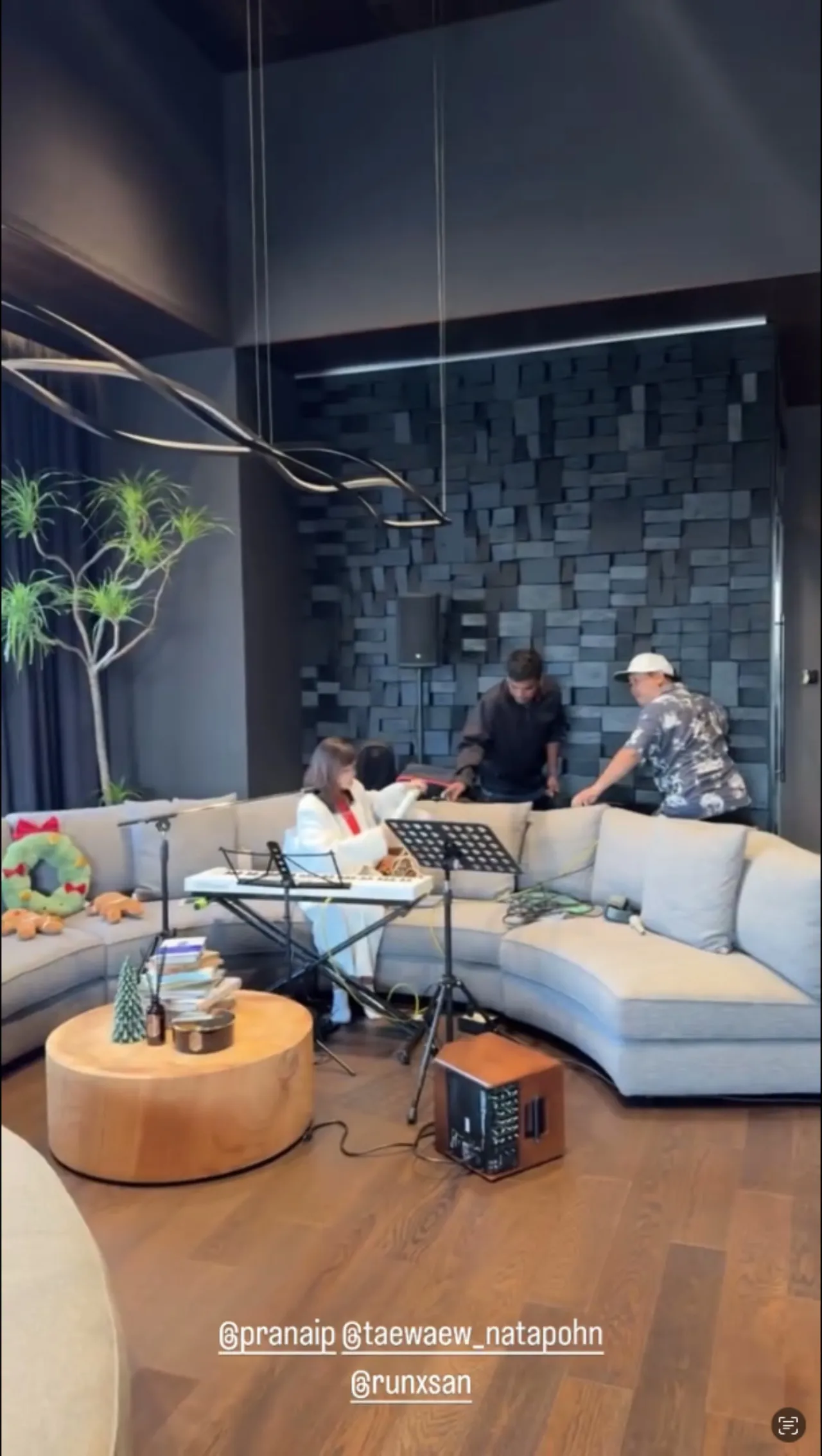 ส่องเรือนหอ แต้ว ณฐพร เผยมุมริมระเบียงสุดหรู ตกแต่งสวยงามอลังการมาก