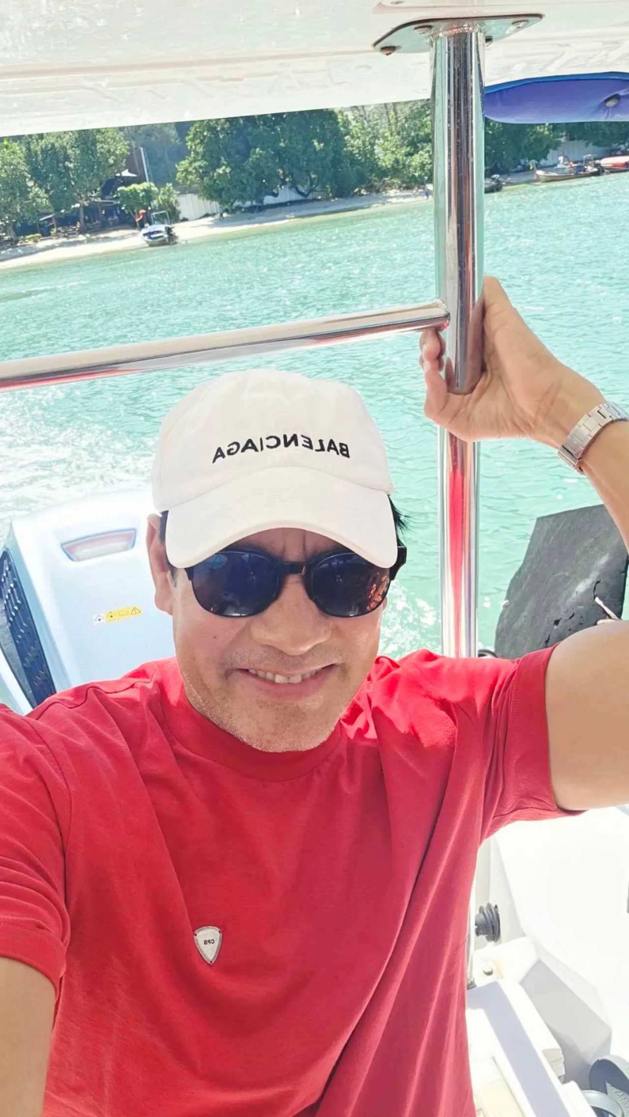 ภาพน่ารัก ไทด์ เอกพันธ์ ขอพักจากภารกิจช่วยเหลือ ลาพักร้อนพาลูกสาวเที่ยวทะเล