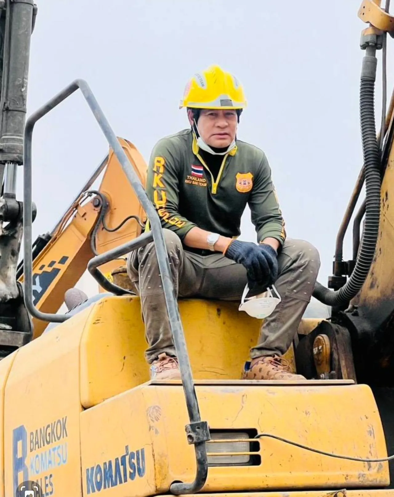 ภาพน่ารัก ไทด์ เอกพันธ์ ขอพักจากภารกิจช่วยเหลือ ลาพักร้อนพาลูกสาวเที่ยวทะเล