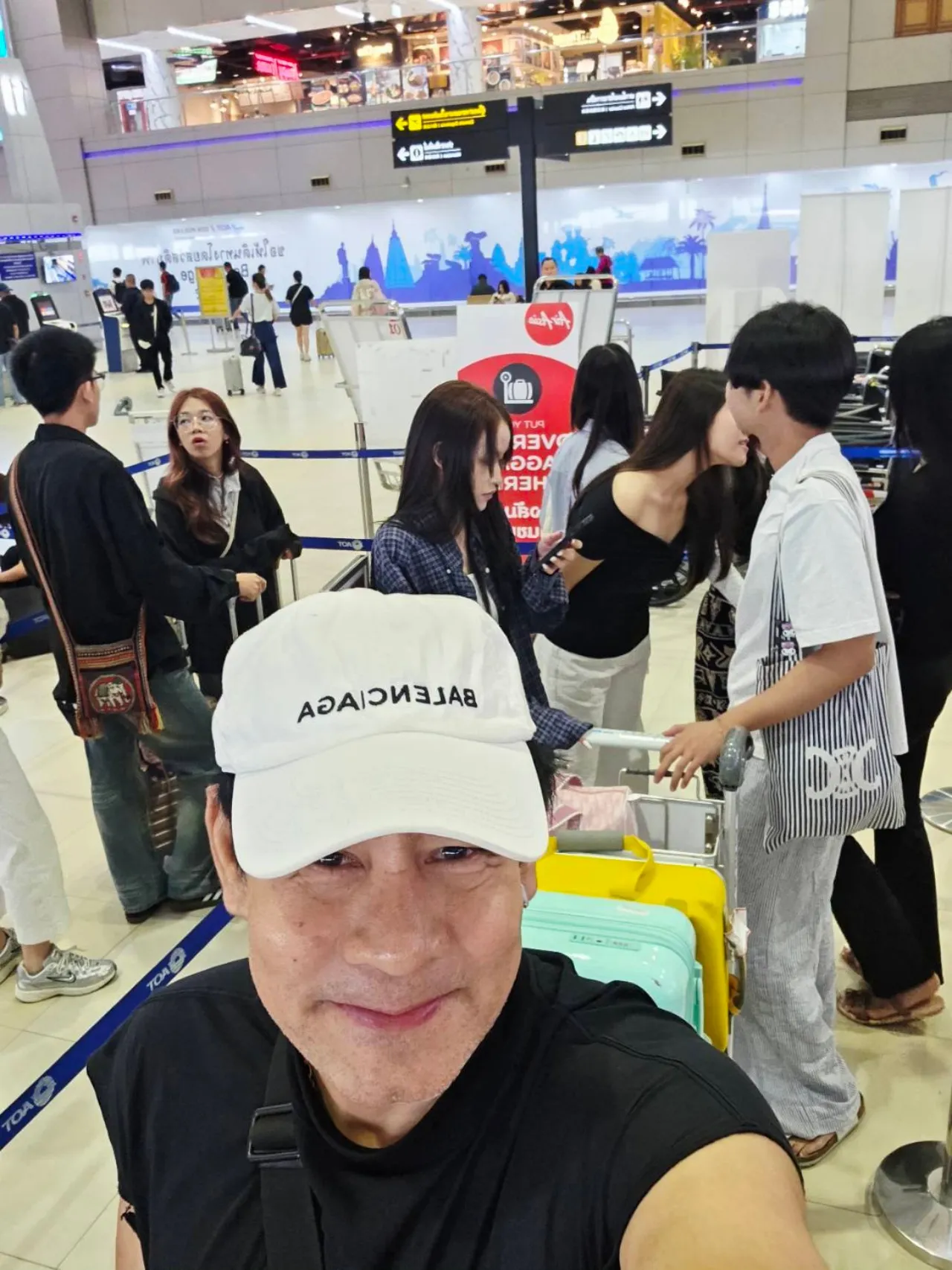 ภาพน่ารัก ไทด์ เอกพันธ์ ขอพักจากภารกิจช่วยเหลือ ลาพักร้อนพาลูกสาวเที่ยวทะเล