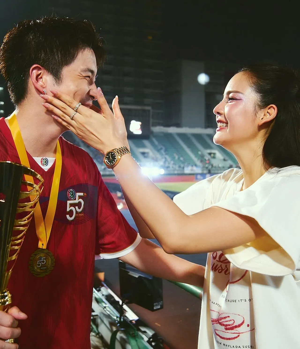 โบว์ เมลดา กลัวคนไม่รู้เป็นแฟน อาเล็ก ธีรเดช จุ๊บแก้มกันมองเป็นเรื่องปกติ