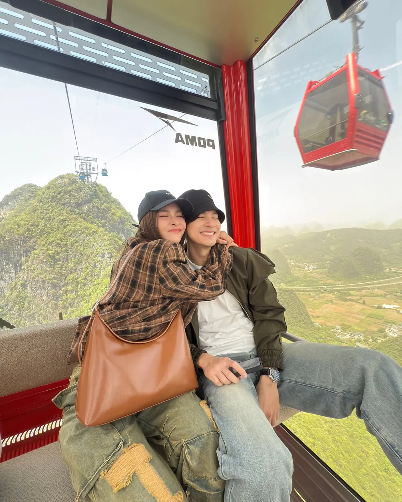 ปุ๊กลุก โพสต์คลิปคู่ ไมค์ ตอบชัดเจนไม่ใช่คู่เรา หลังถูกโยงพระเอกมีโลก 2 ใบ