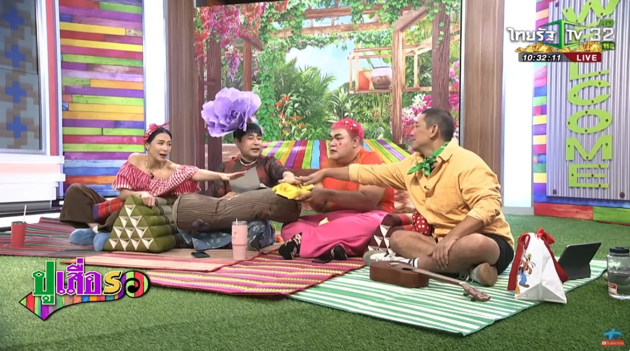 "ปูเสื่อรอ" เปิดคำใบ้ดาราโลก 2 ใบ ทำตกใจทั้งสตู รถเมล์ถึงกับถามเป็นไปได้ไง