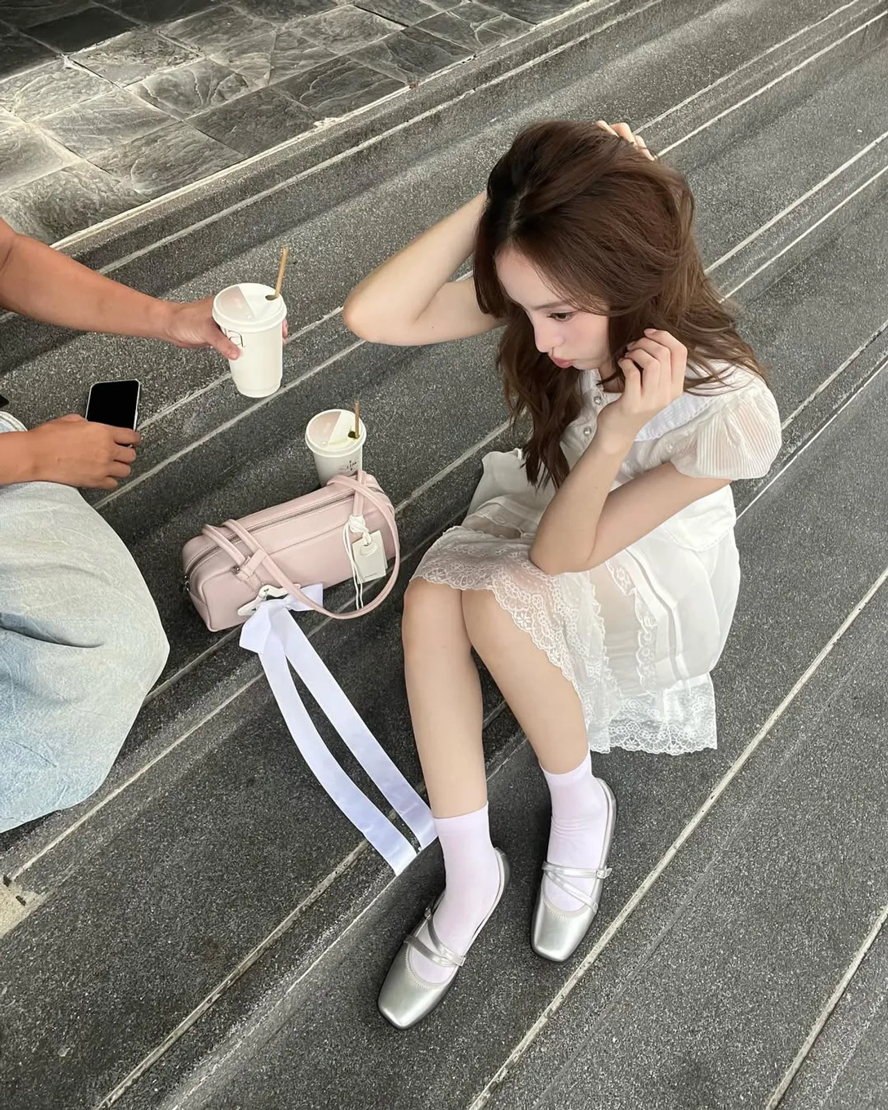 ณิชา โพสต์ภาพไอจี แฟนๆ เถียงกันสนั่น ภาพแขนผู้ชายมีรอยสักใช่ โตโน่ หรือไม่