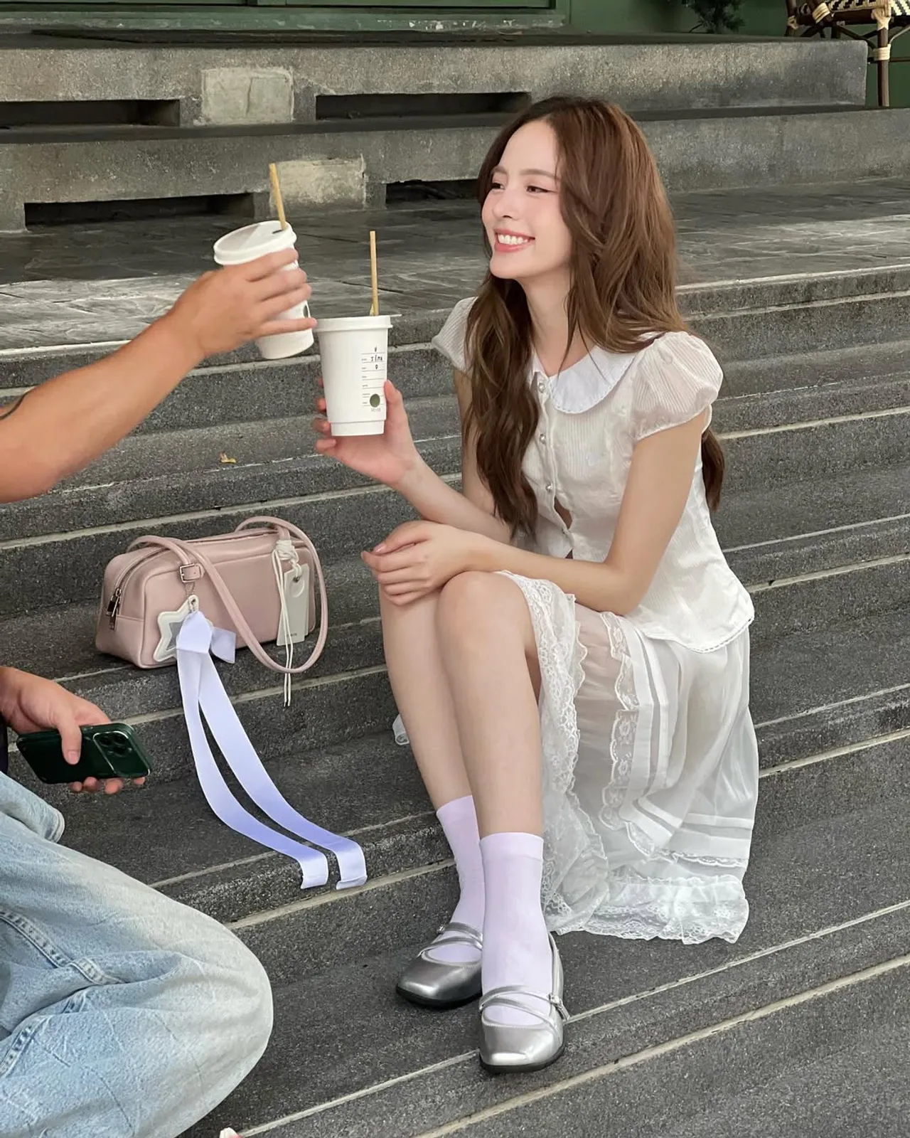 ณิชา โพสต์ภาพไอจี แฟนๆ เถียงกันสนั่น ภาพแขนผู้ชายมีรอยสักใช่ โตโน่ หรือไม่