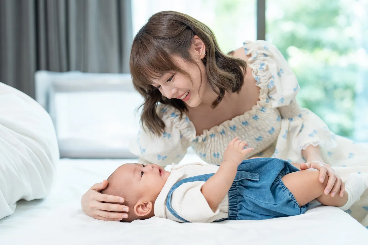 ส่องความน่ารัก น้องลิกก้า-น้องโรร่า ถ่ายแบบสุดคิ้วท์กับพ่อแดน แม่แพทตี้