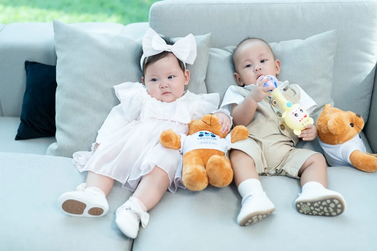 ส่องความน่ารัก น้องลิกก้า-น้องโรร่า ถ่ายแบบสุดคิ้วท์กับพ่อแดน แม่แพทตี้