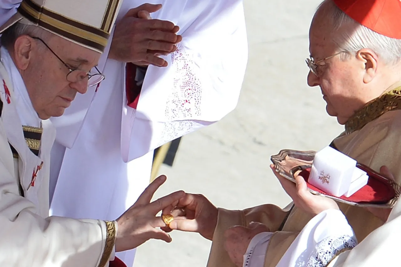 หลังพระสันตะปาปาฟรานซิสสิ้นพระชนม์ จะมีการเลือกพระสันตะปาปาองค์ใหม่อย่างไร?