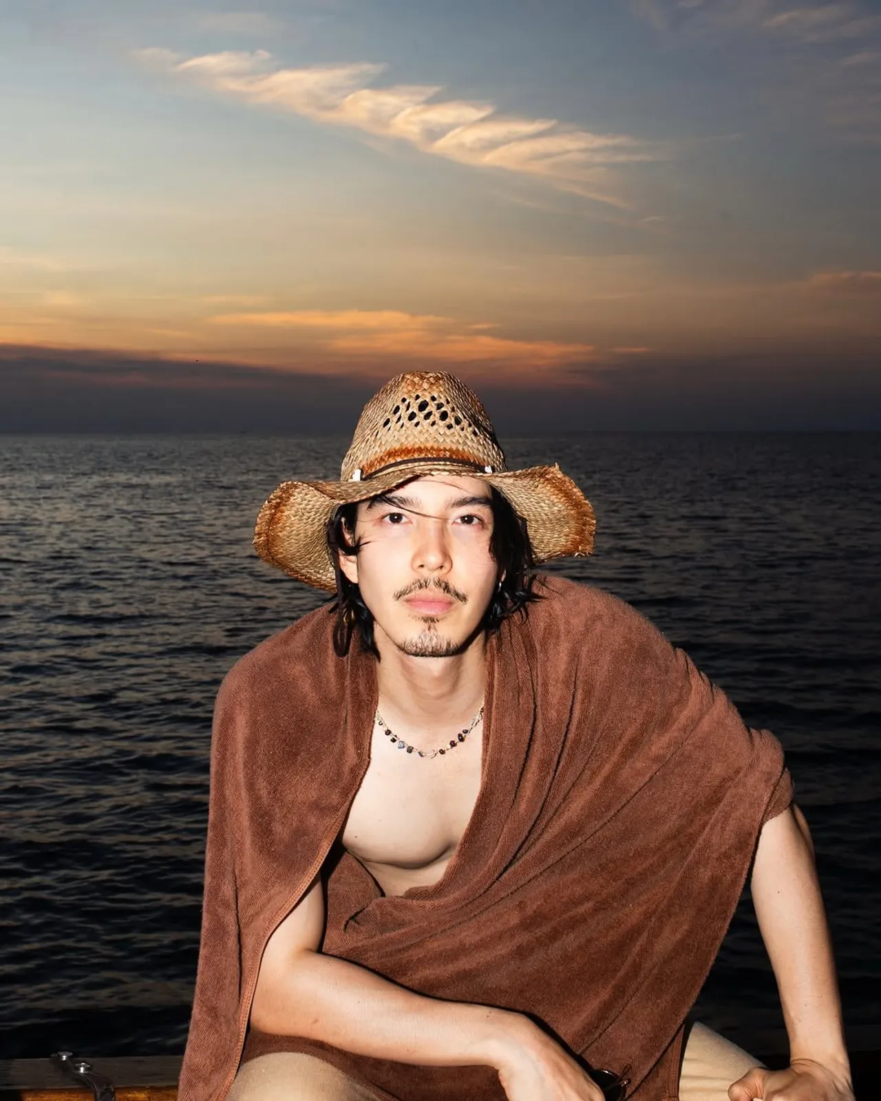 เปิดภาพ เมย์ วาสนา ร่วมเฟรมกับ จี๋ สุทธิรักษ์ คนจับตาใช่หนุ่มที่ มดดำ บอกหรือไม่