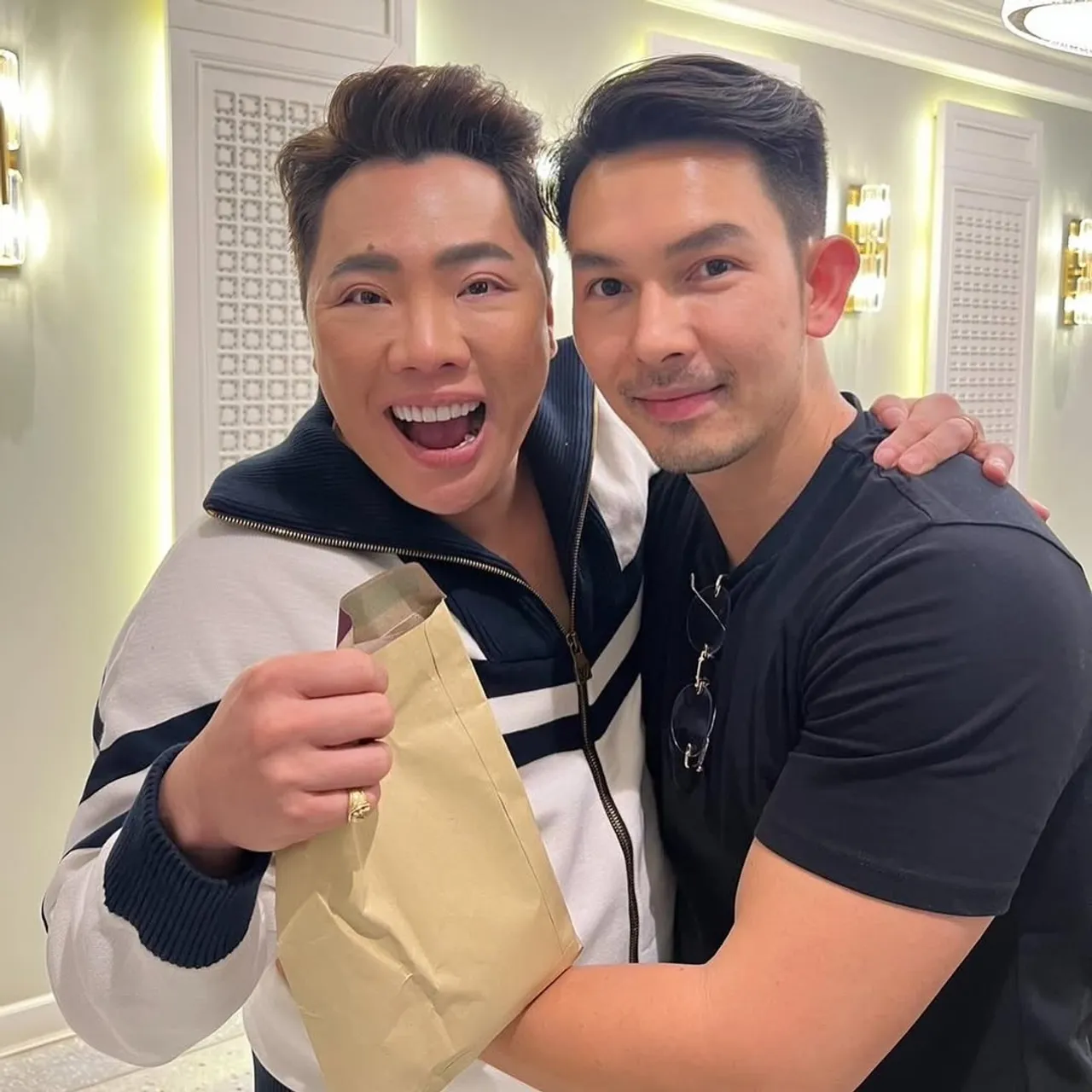 อั้ม อธิชาติ ตอบชัดสถานะ เมย์ วาสนา หลังถูกจับตา เผย มดดำ รู้เรื่องมาตั้งแต่ต้น