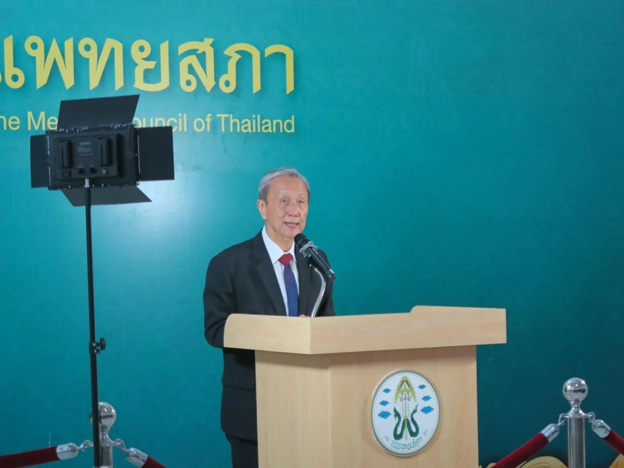 รู้จักโทษ พักใบอนุญาตแพทย์ ประกอบวิชาชีพเวชกรรม ยังรักษาต่อได้หรือไม่