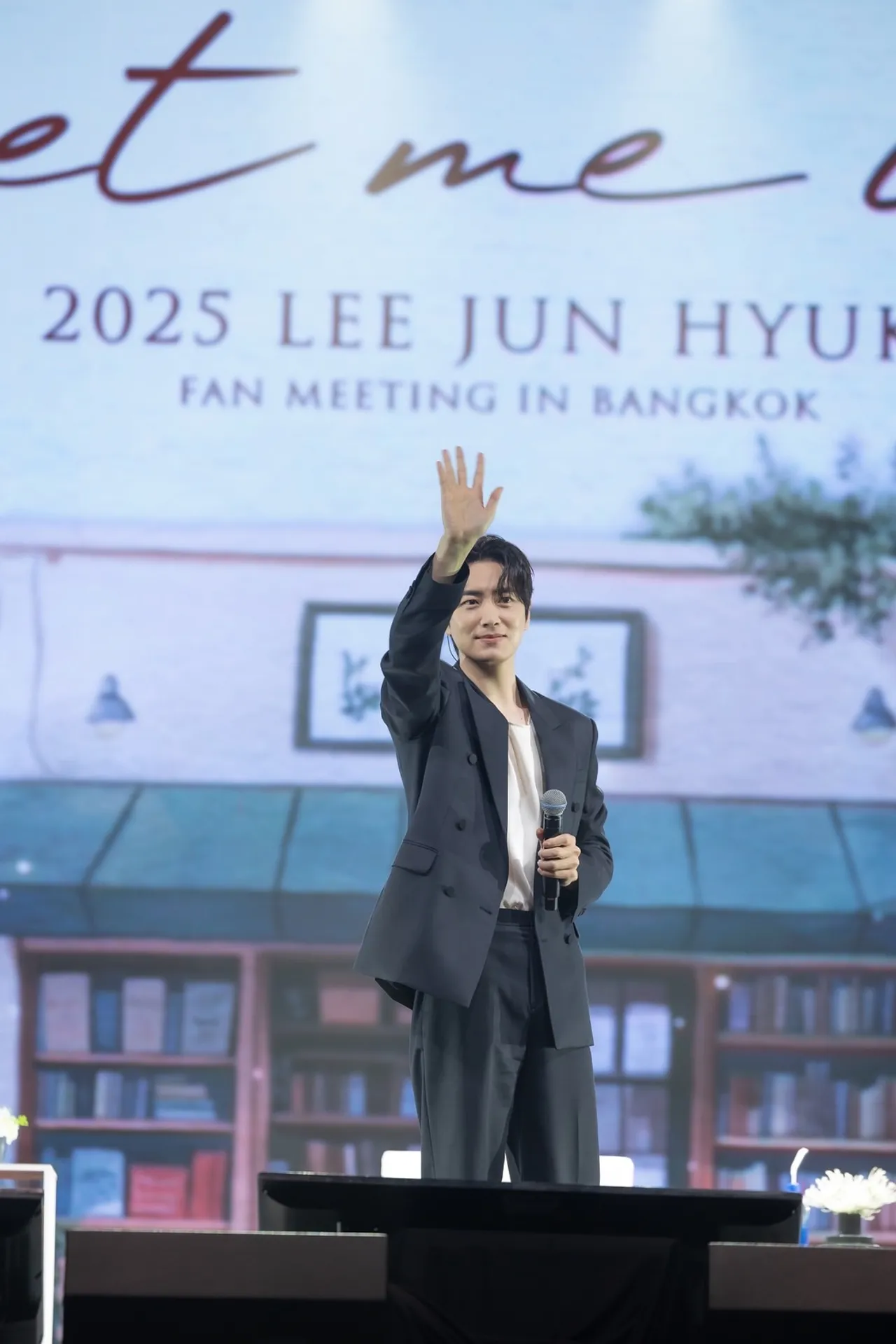 อีจุนฮยอก เสิร์ฟโมเมนต์สุดหวาน ทำซีอีโอคังสาขาไทยยิ้มแก้มปริ 