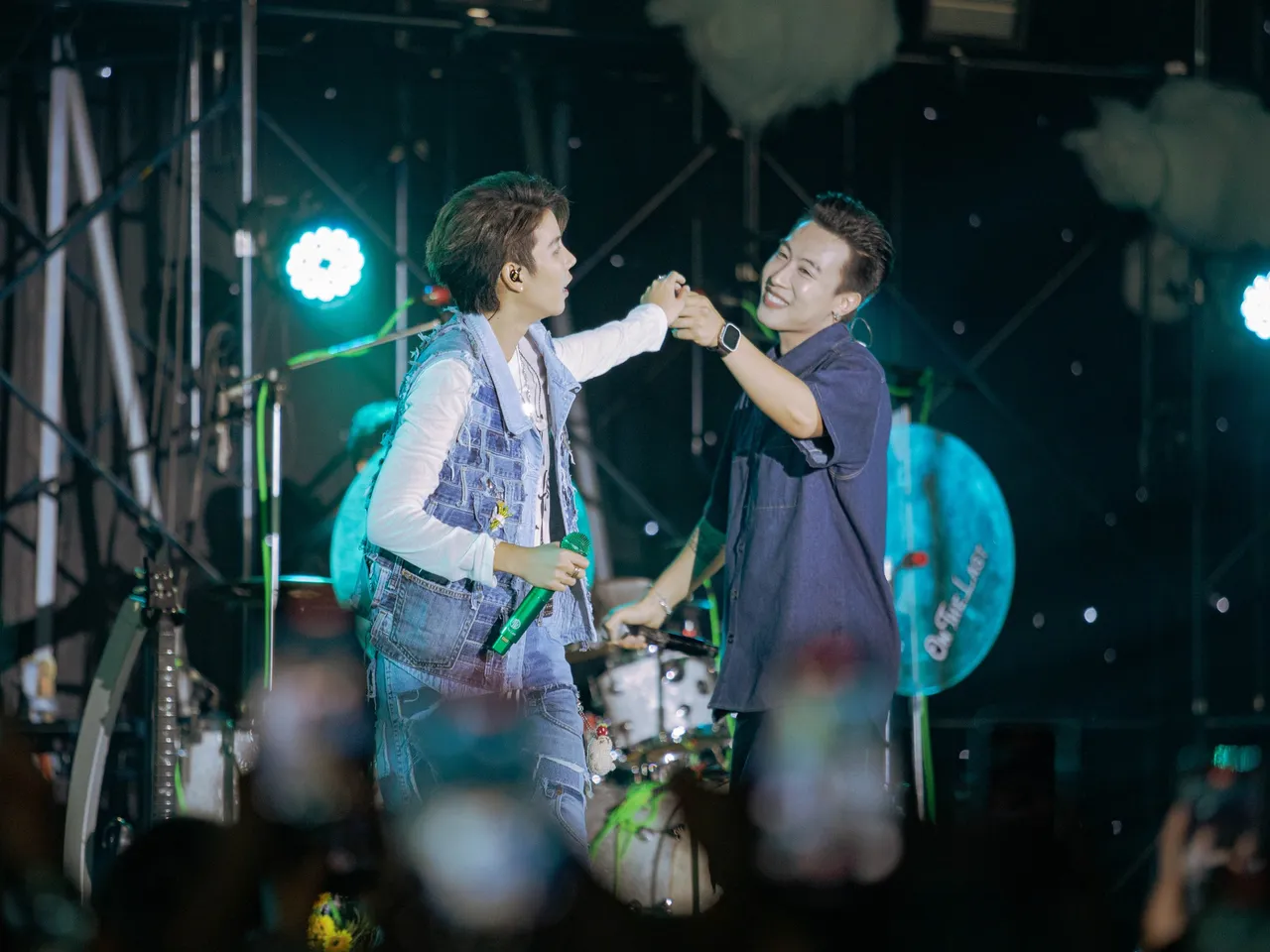 ชมช็อต นุ๊ก ธนดล มอบรถสปอร์ต-สร้อยข้อมือหรูให้ ป๊ายปาย โอริโอ้ FC ฮ็อบกันทั้งด้อม