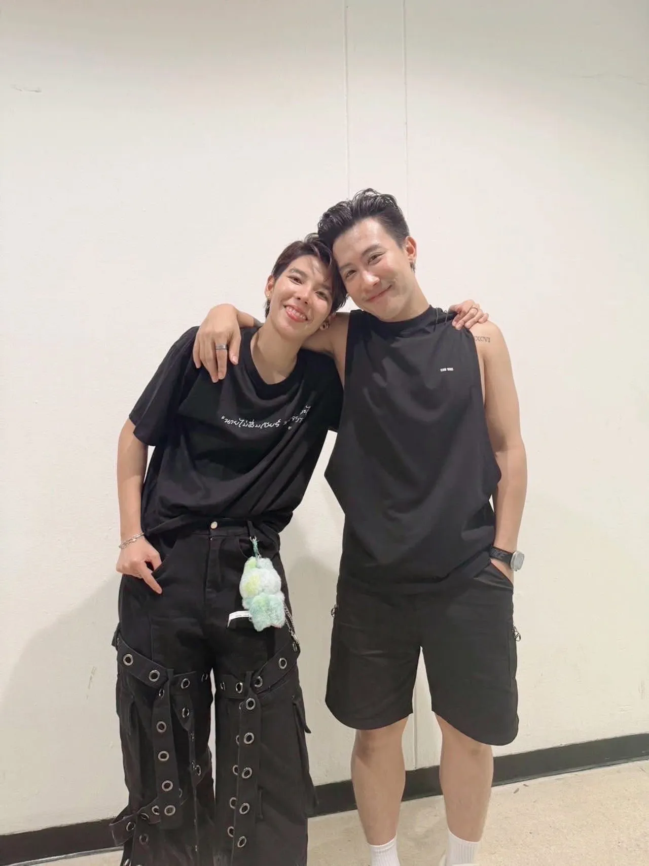 ชมช็อต นุ๊ก ธนดล มอบรถสปอร์ต-สร้อยข้อมือหรูให้ ป๊ายปาย โอริโอ้ FC ฮ็อบกันทั้งด้อม 