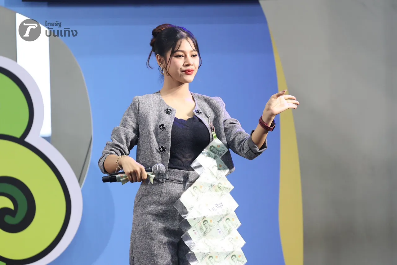 ระเบียบวาทะศิลป์ ยกทัพมามอบความสนุกสุดฟินให้แฟนๆ ในมินิคอนเสิร์ตที่งานไทยรัฐแฟร์