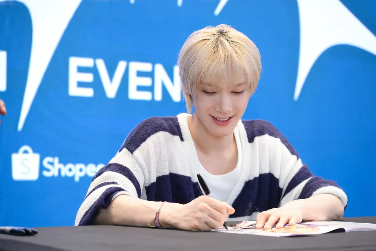 TEN สร้างรอยยิ้มให้กับแฟนคลับชาวไทยแบบเต็มสิบ ในกิจกรรมแจกลายเซ็นสุดเอ็กซ์คลูซีฟ