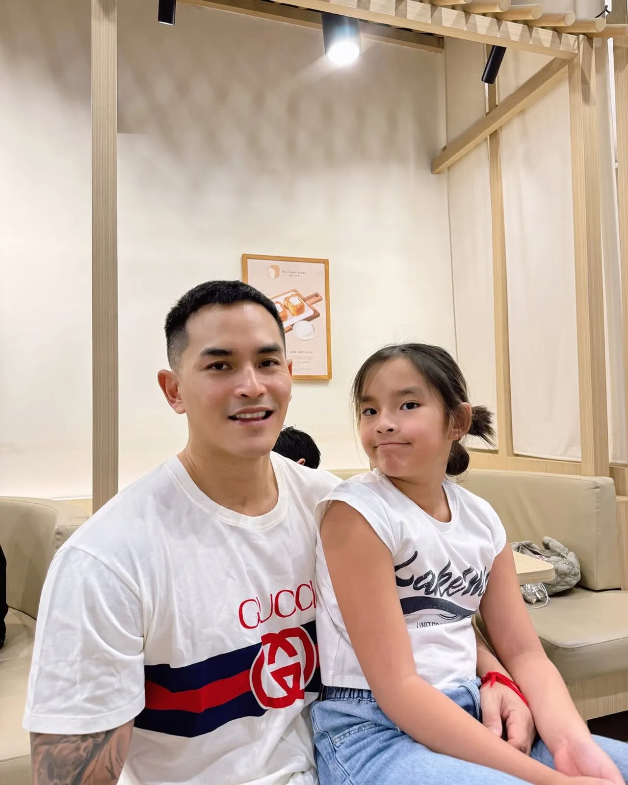 สงกรานต์ โพสต์คลิปโมเมนต์น่ารัก รีวิวกล่องจุ่มตุ๊กตากับ น้องปีใหม่-มายด์ (คลิป)