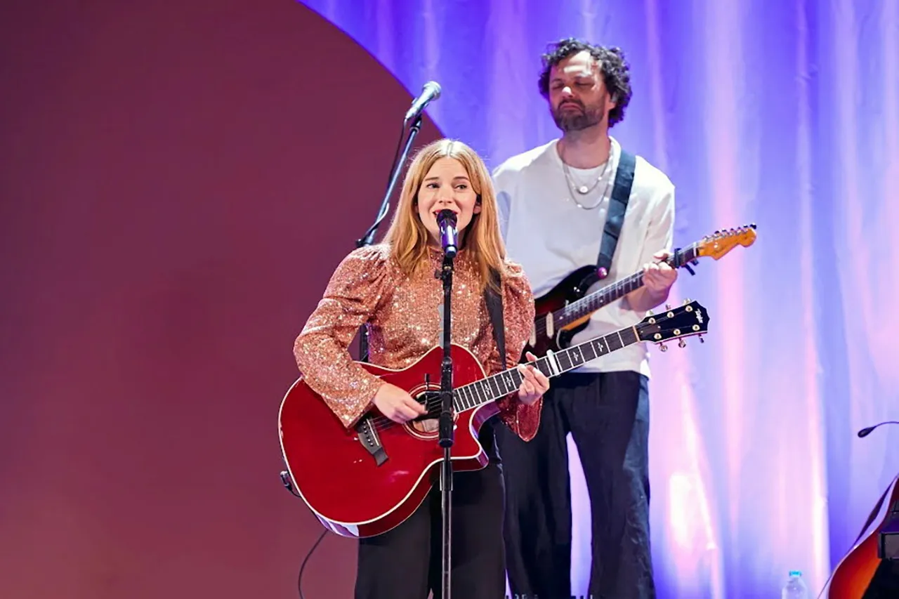 2 สาวดูโอ "M2M" คืนเวทีในรอบ 23 ปี เสิร์ฟครบทุกความประทับใจ