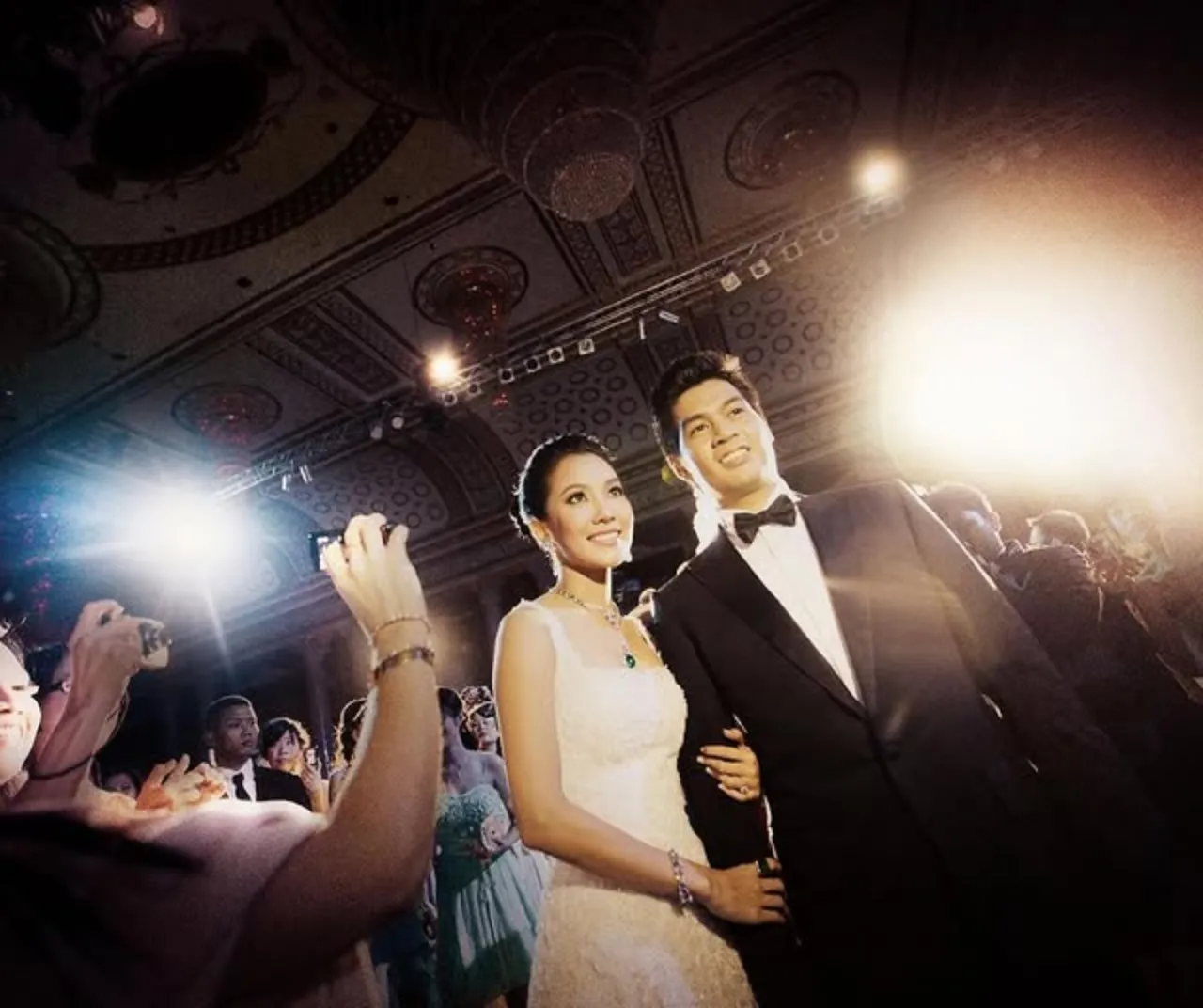 ต๊อด ปิติ เปิดโมเมนต์หวานที่ไม่ค่อยได้เห็นบ่อยๆ ในวันครบรอบแต่งงาน 15 ปีกับ นุ่น วรนุช