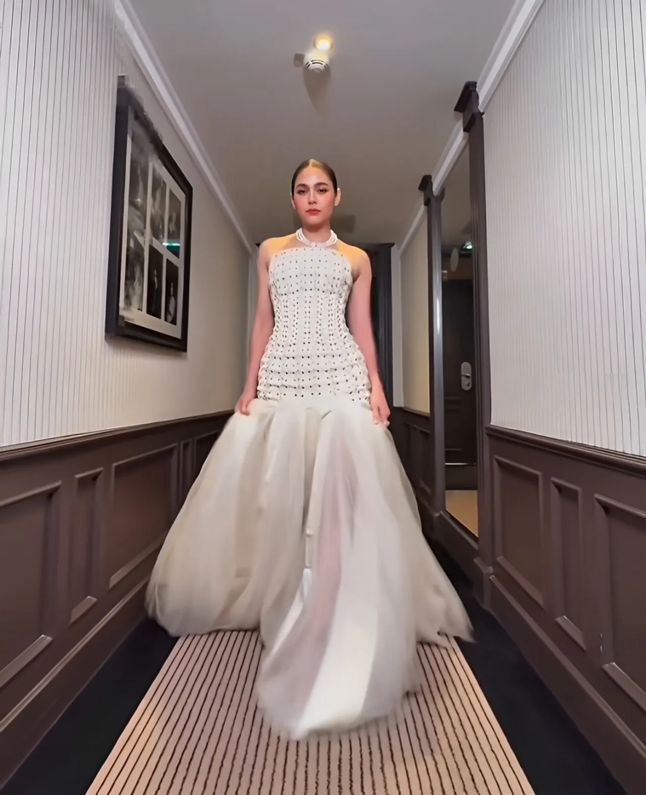 ชมพู่ อารยา เปิดตัวลุค 3 ก่อนเดินพรมแดงคานส์ 2025 ลุคนี้สวยจึ้งใจมาก (คลิป)