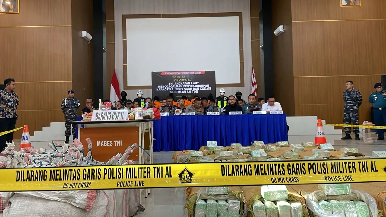 อินโดนีเซียจับเรือติดธงชาติไทย ยึดยาบ้า-โคเคน มูลค่า 1.4 หมื่นล้านบาท