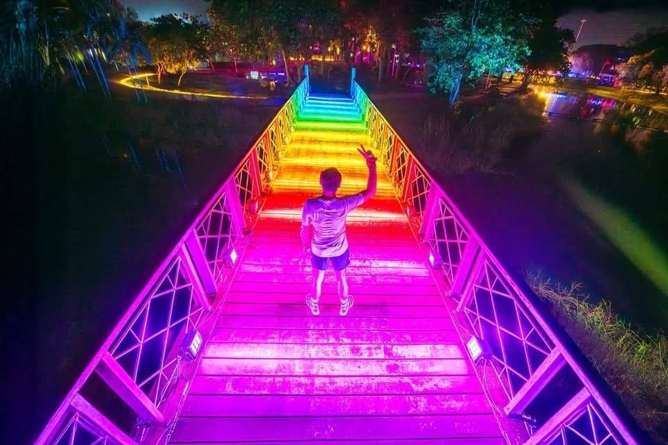 แสงสีสุดยิ่งใหญ่