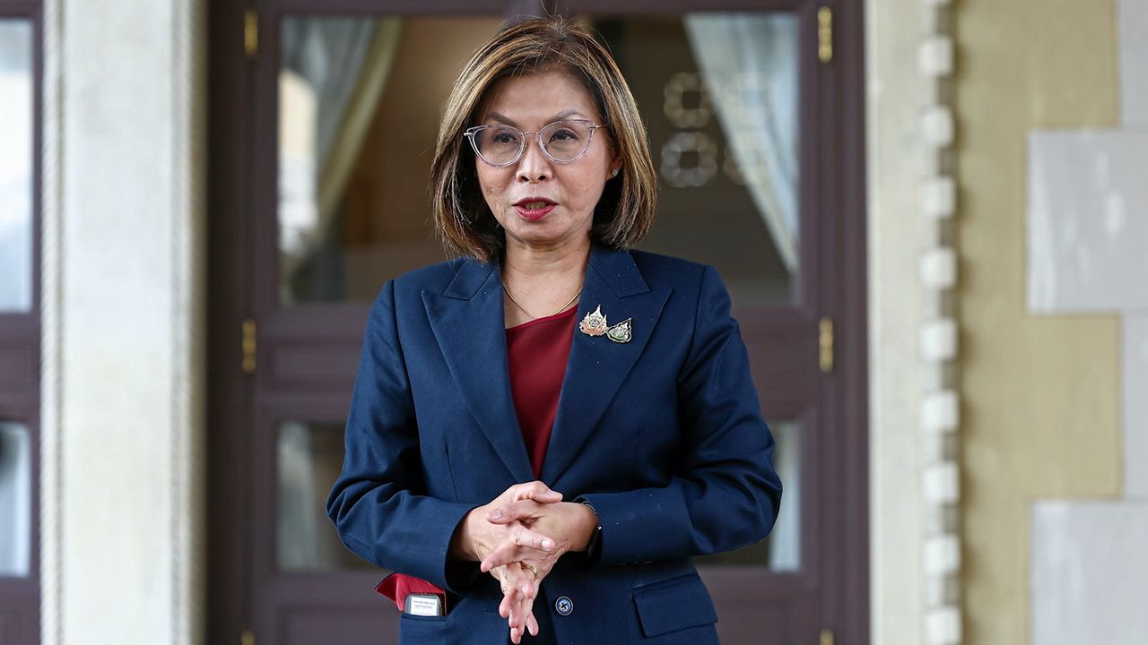 มนพร เจริญศรี รัฐมนตรีช่วยว่าการกระทรวงคมนาคม