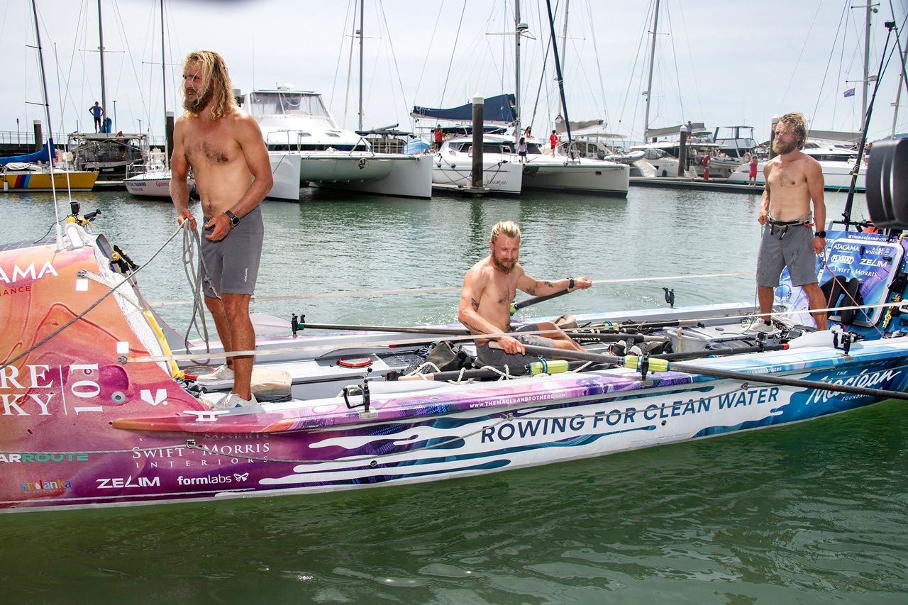 3 พี่น้องแมคลีนกับเรือ 