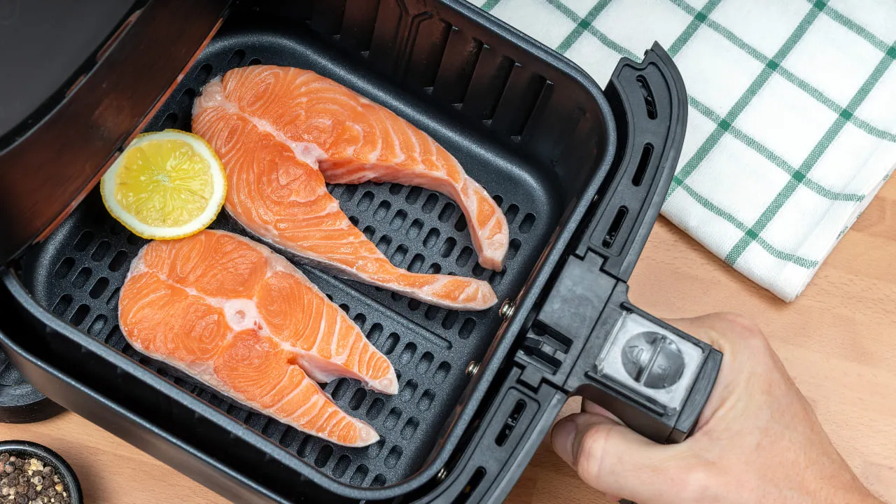 air-fryer-salmon-grilled เมนูหม้อทอดไร้น้ำมัน แซลม่อนย่าง
