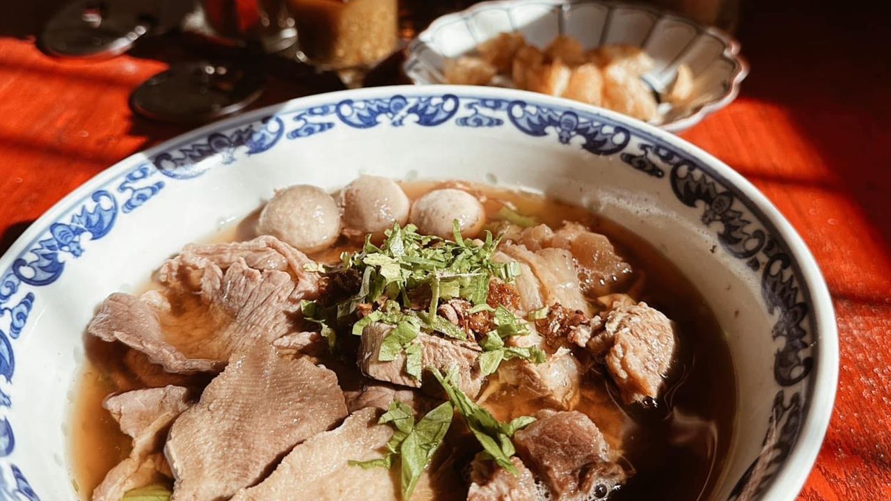 ขอบคุณภาพจากเฟซบุ๊ก โรงกลั่นเนื้อ ก๋วยเตี๋ยวเนื้อทรงวาด