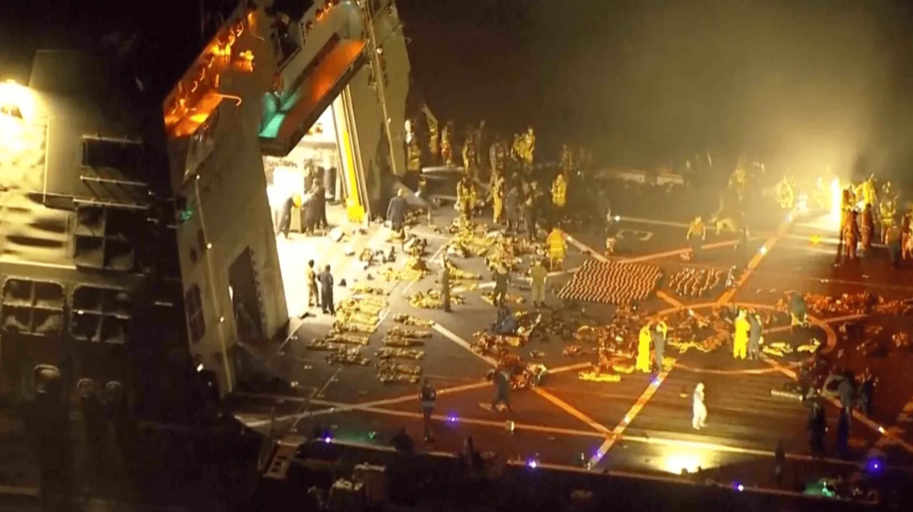 ไฟไหม้เรือรบสหรัฐฯ ใกล้ฐานทัพเรือโอกินาวา กะลาสีเรือเจ็บเล็กน้อย 2 นาย