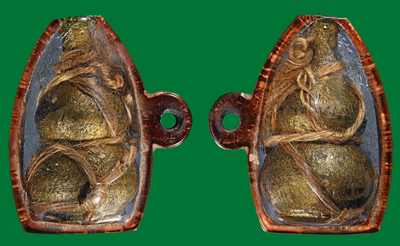 น้ำเต้ากันไฟไม้แกะพระสังวรานุวงศ์เถร (ชุ่ม) วัดราชสิทธาราม ของ Settawut Saisoy. 