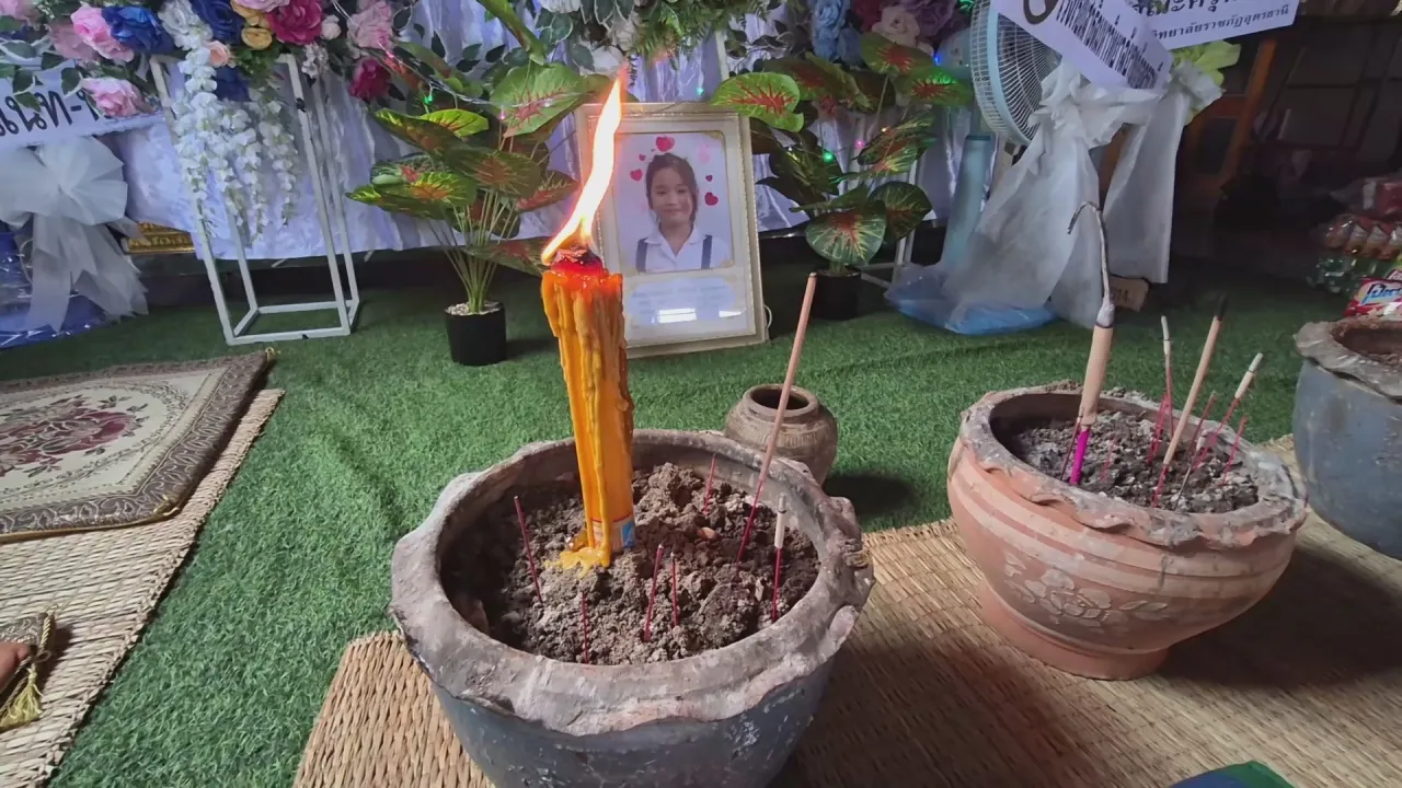 อุทาหรณ์ เครื่องเล่นรถไฟโยกมรณะ ชนนักเรียนหญิง ป.3 ตับแตกดับ 5 อุทาหรณ์