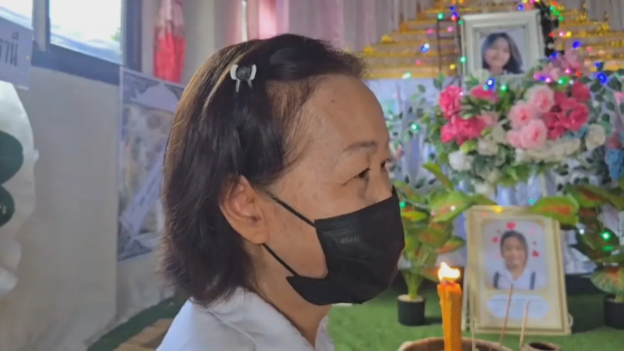 อุทาหรณ์ เครื่องเล่นรถไฟโยกมรณะ ชนนักเรียนหญิง ป.3 ตับแตกดับ 4 อุทาหรณ์