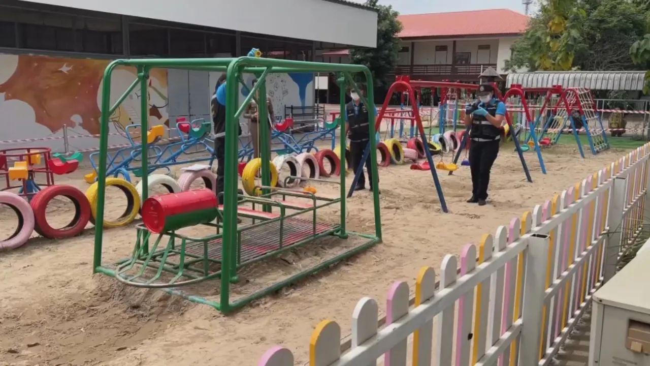 อุทาหรณ์ เครื่องเล่นรถไฟโยกมรณะ ชนนักเรียนหญิง ป.3 ตับแตกดับ 3 อุทาหรณ์