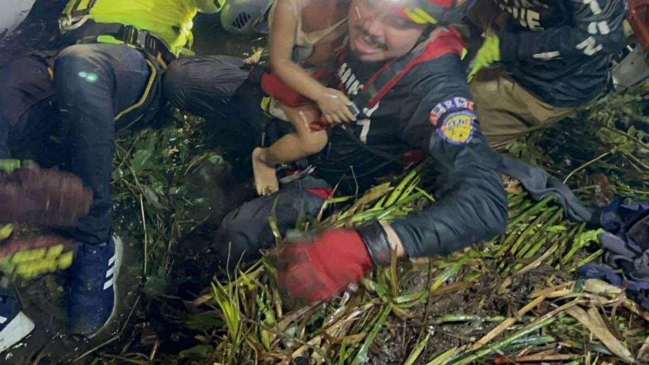 รุดช่วยระทึก