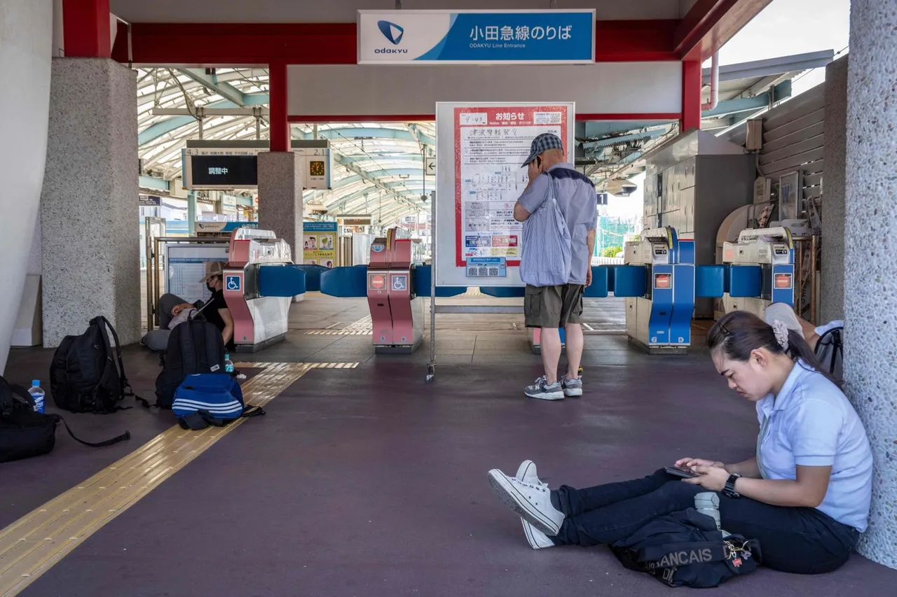 ญี่ปุ่นสั่งอพยพ 1.9 ล้านคน หลังสึนามิซัดใกล้โตเกียว – สนามบินเซนไดปิดรันเวย์ชั่วคราว