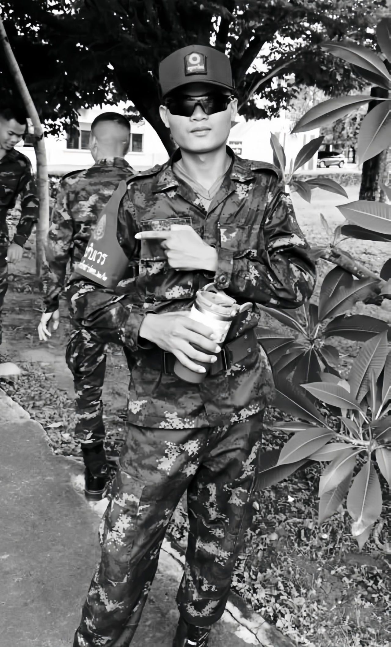 พลทหาร ธีรยุทธ กระจ่างทอง สังกัด กองพันทหารปืนใหญ่ต่อสู้อากาศยานที่ 2 กรมทหารปืนใหญ่ต่อสู้อากาศยานที่ 2