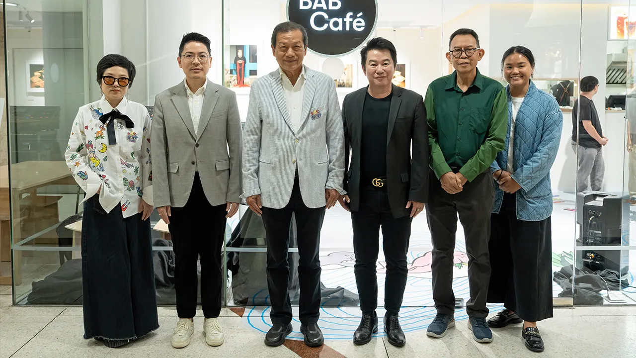 ตามไปชิม  ศ.ดร.อภินันท์ โปษยานนท์ เปิดตัวร้าน “BAB Café” โชว์ผลงานศิลปะหมุนเวียนพร้อม เครื่องดื่มเมนูพิเศษให้ลูกค้าได้ลิ้มลอง โดยมี ไพศาล อ่าวสถาพร, ธารินทร์ รินธนาเลิศ, อดุลญา ฮุนตระกูล และ ยุรี เกนสาคู มาร่วมงานด้วย ที่หอศิลปวัฒนธรรมแห่งกรุงเทพมหานคร วันก่อน.