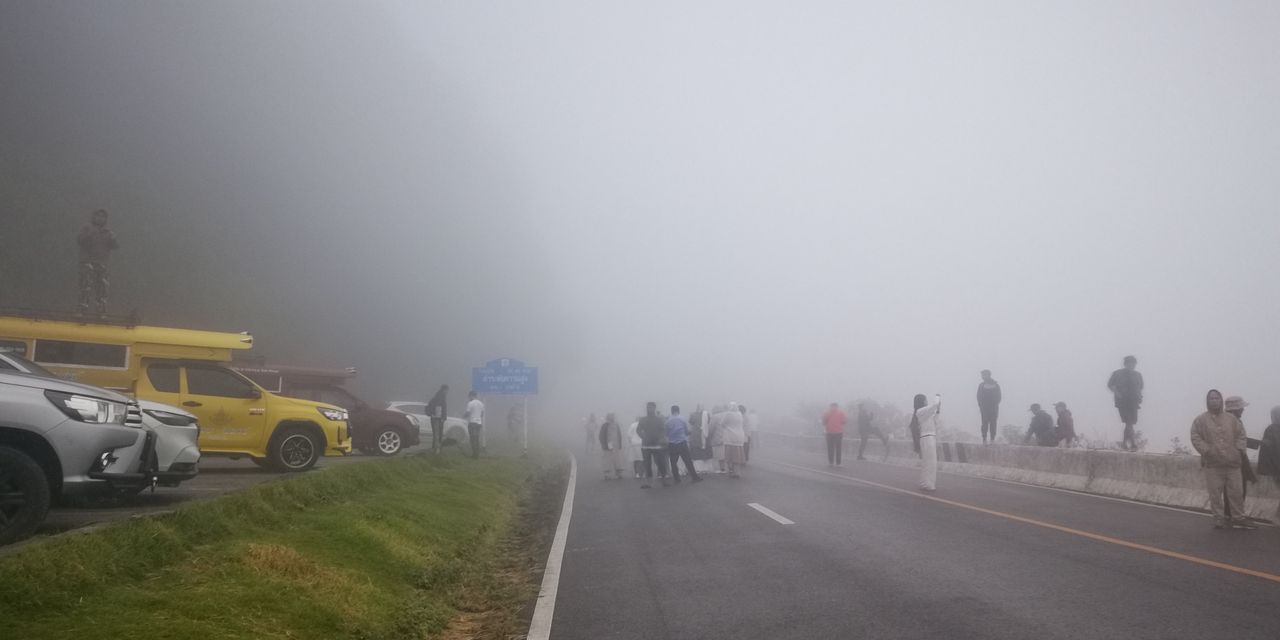 ดอยอินทนนท์ คนแห่ขึ้นดอยแต่เช้ามืด