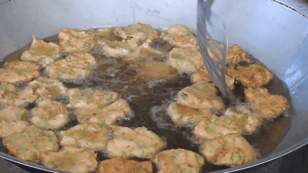 ทอดมันหรือที่คนสุโขทัยเรียกว่าปลาเห็ด