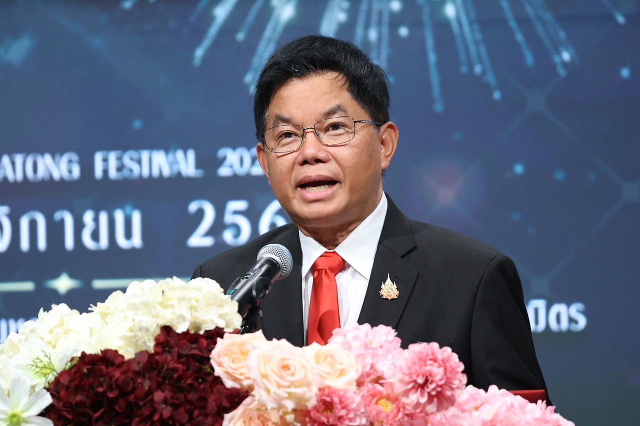 รองศาสตราจารย์ ดร.ชลวิทย์ เจียรจิตต์ อธิการบดีมหาวิทยาลัยศรีนครินทรวิโรฒ กล่าวถึง 